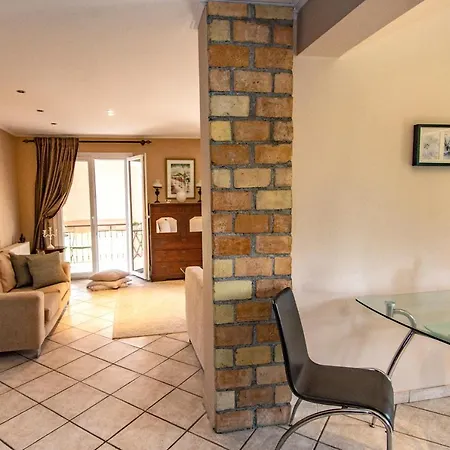 Sofi's House & Garden Apartment *